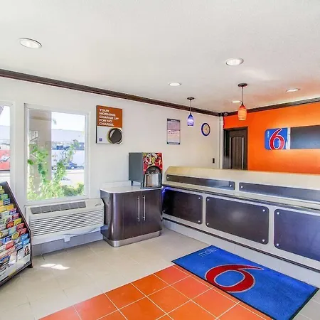 Motel 6 San Diego, Ca Airport Harbor-3